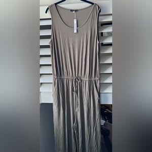 Euovmy - Jumpsuit - Sage green - XL -  NWT - Pockets
